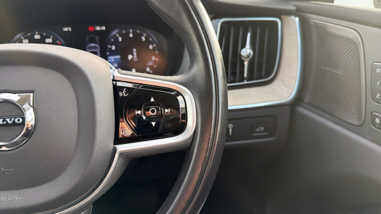 Volvo Xc60 2.0 B5P [250] Inscription Pro 5dr AWD Geartronic Petrol Estate